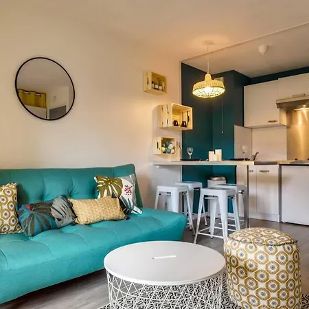 T2 Avec Netflix ,parking Securise ,terrasse Apartment *